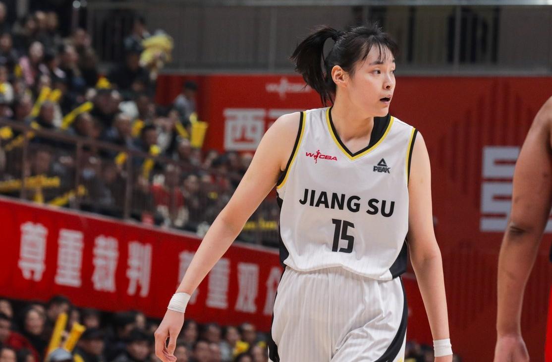 3大数据前3！女篮25岁2米王牌闪耀：力压女奥尼尔，宫鲁鸣召她？